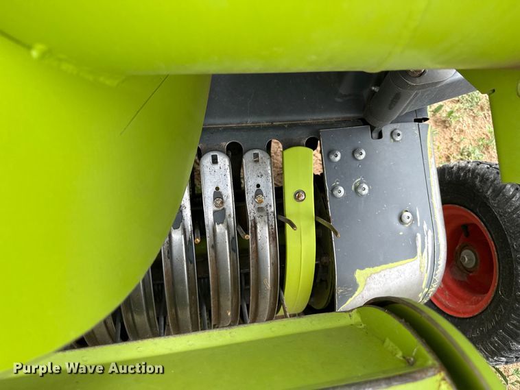 image for item FB6758 Claas 380 pickup head
