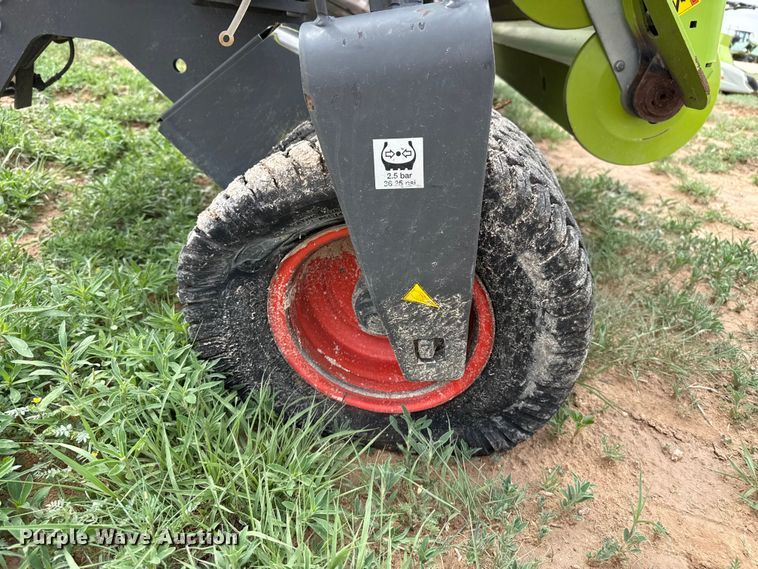 image for item FB6758 Claas 380 pickup head