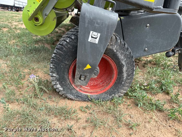 image for item FB6758 Claas 380 pickup head