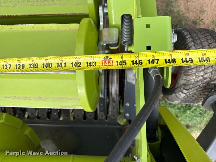 image for item FB6758 Claas 380 pickup head