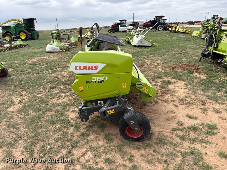 image for item FB6759 Claas 380 pickup head
