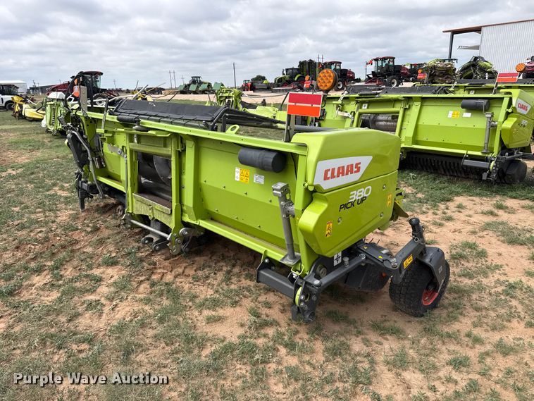 image for item FB6759 Claas 380 pickup head