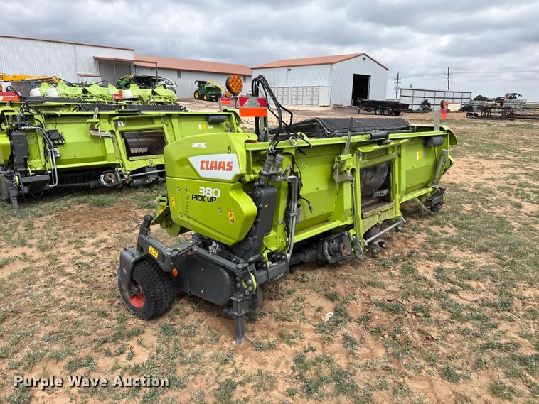 image for item FB6759 Claas 380 pickup head