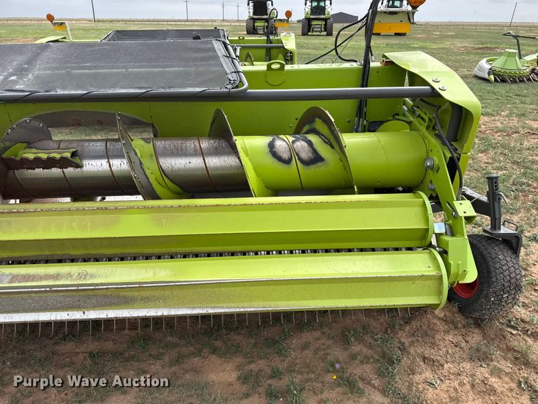 image for item FB6759 Claas 380 pickup head
