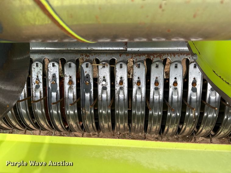 image for item FB6759 Claas 380 pickup head