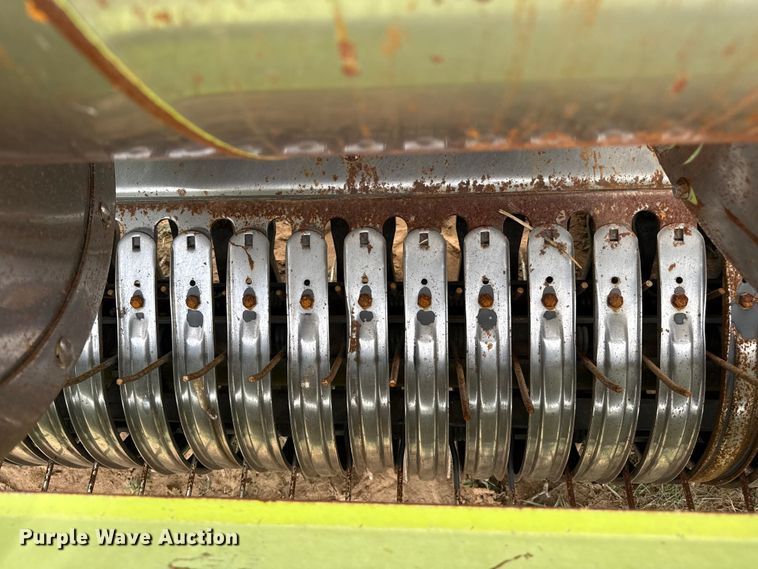image for item FB6759 Claas 380 pickup head
