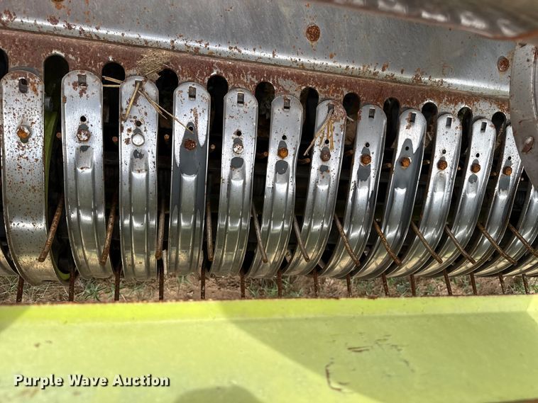 image for item FB6759 Claas 380 pickup head