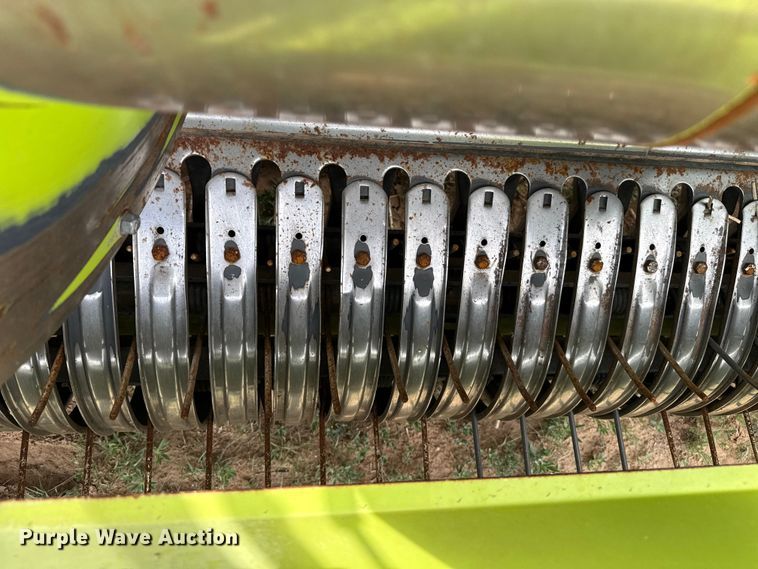 image for item FB6759 Claas 380 pickup head