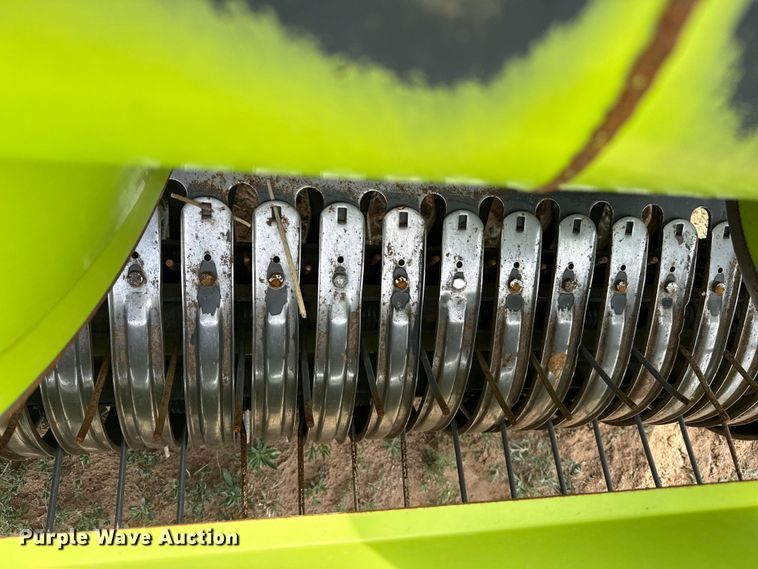 image for item FB6759 Claas 380 pickup head