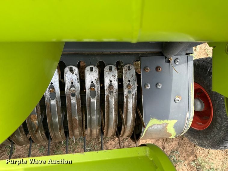image for item FB6759 Claas 380 pickup head