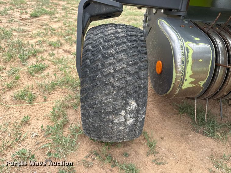 image for item FB6759 Claas 380 pickup head