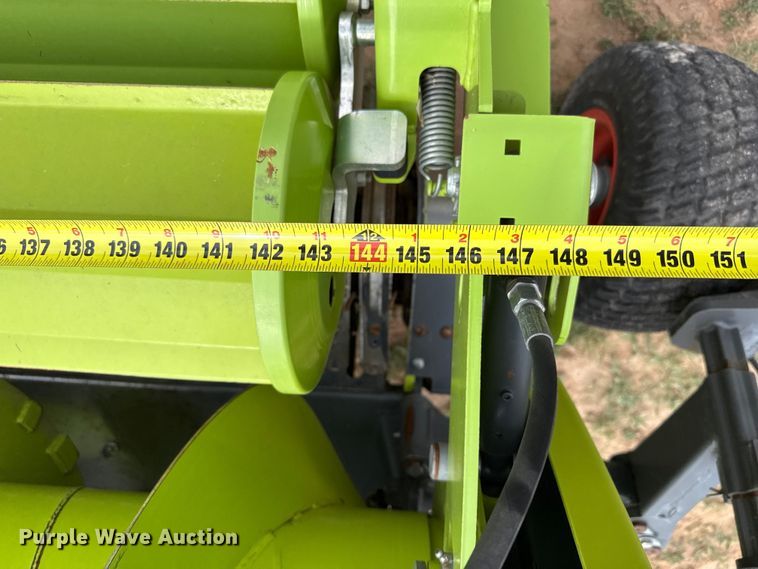 image for item FB6759 Claas 380 pickup head