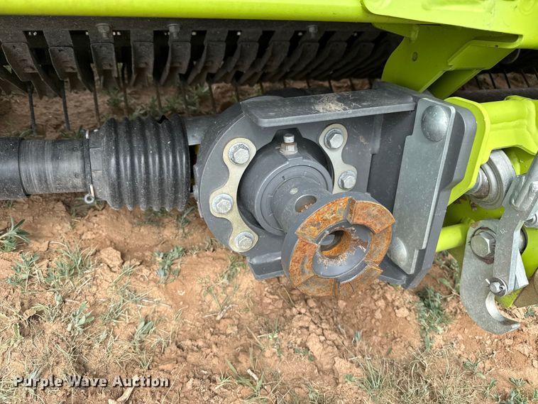 image for item FB6759 Claas 380 pickup head
