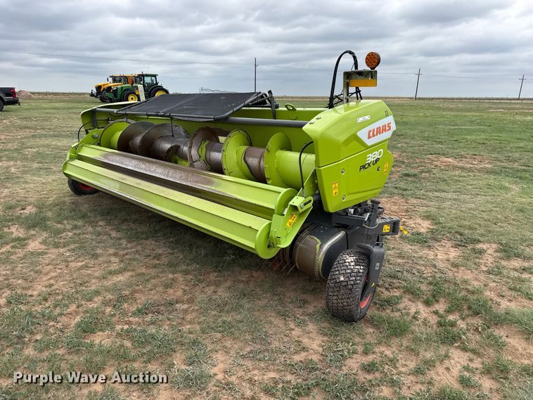 image for item FB6760 Claas 380 pickup head