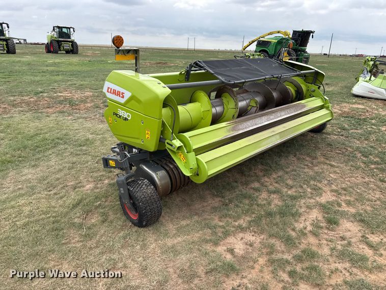 image for item FB6760 Claas 380 pickup head