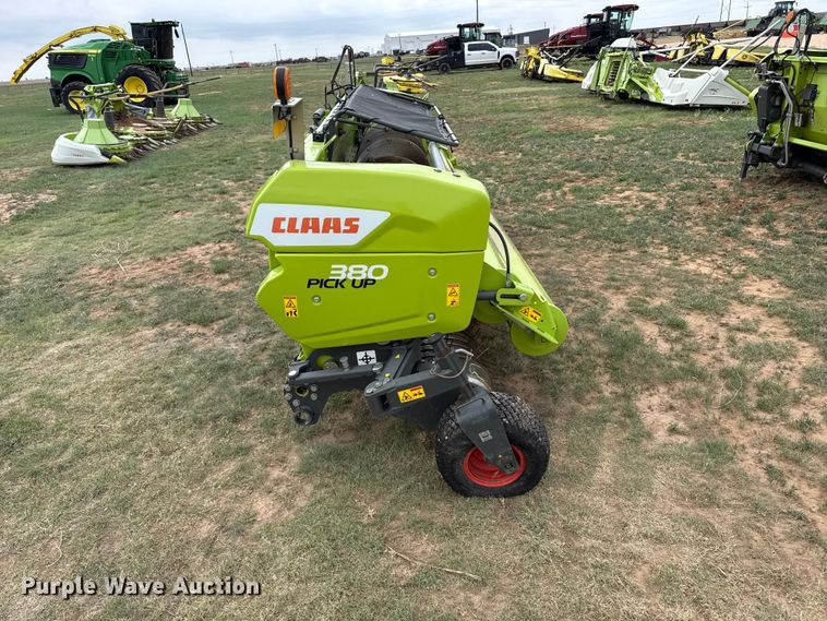 image for item FB6760 Claas 380 pickup head