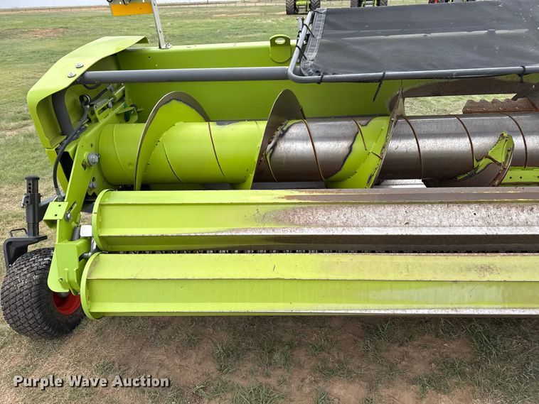 image for item FB6760 Claas 380 pickup head