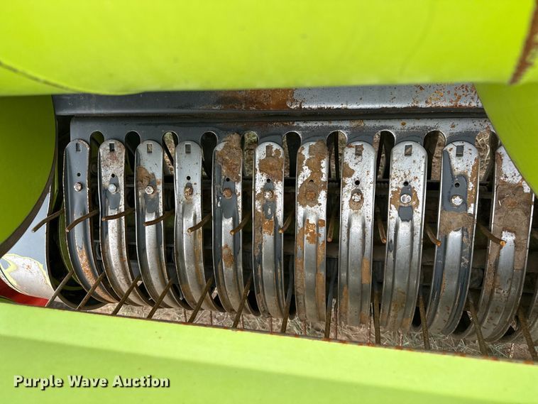 image for item FB6760 Claas 380 pickup head
