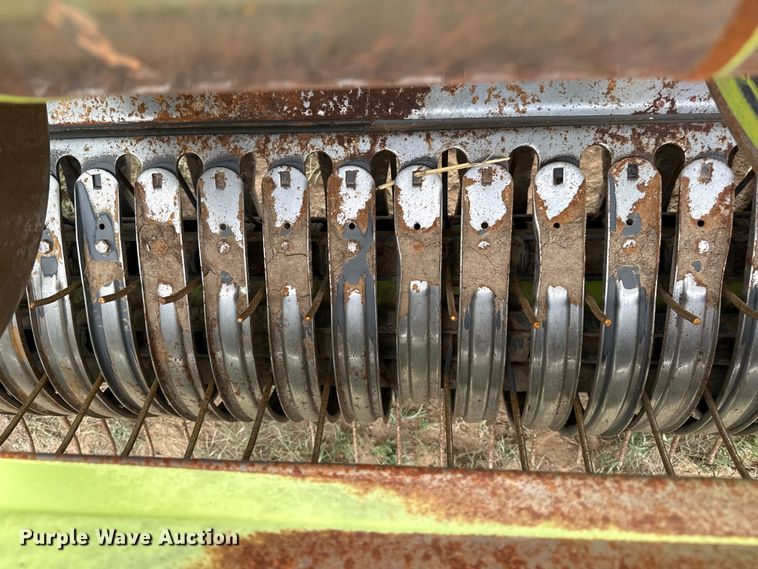 image for item FB6760 Claas 380 pickup head