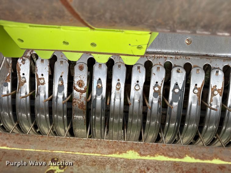 image for item FB6760 Claas 380 pickup head