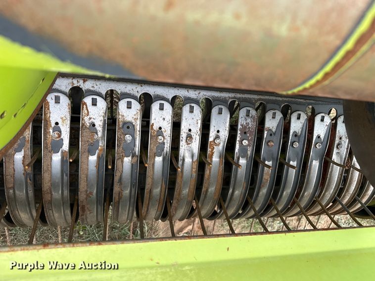 image for item FB6760 Claas 380 pickup head