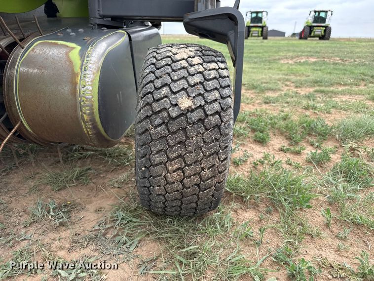 image for item FB6760 Claas 380 pickup head