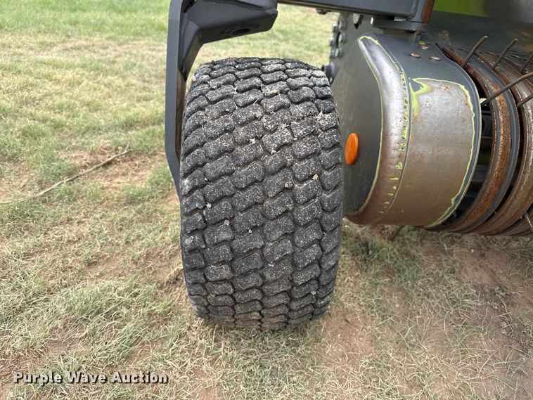 image for item FB6760 Claas 380 pickup head