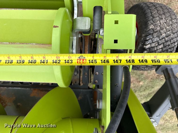 image for item FB6760 Claas 380 pickup head