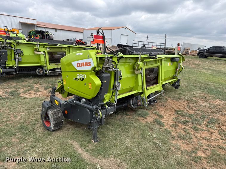 image for item FB6761 Claas 380 pickup head