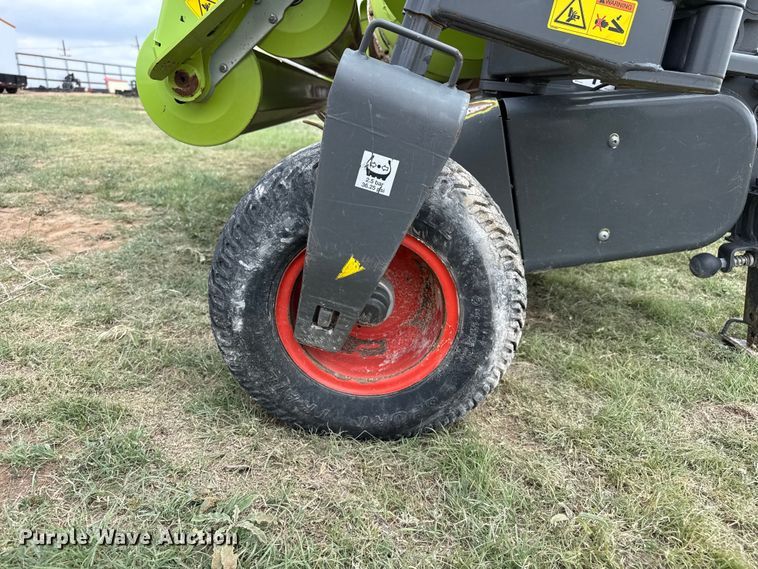 image for item FB6761 Claas 380 pickup head