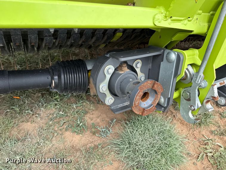 image for item FB6761 Claas 380 pickup head