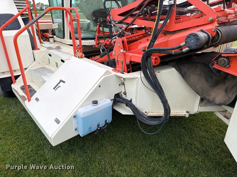 image for item FB8171 2013 Trebro AutoStack II sod harvester