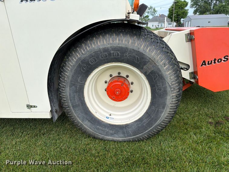 image for item FB8171 2013 Trebro AutoStack II sod harvester