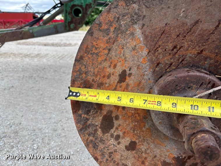 image for item FC1640 John Deere 335 tandem disk