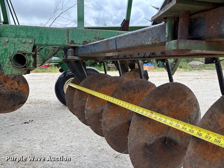 image for item FC1640 John Deere 335 tandem disk