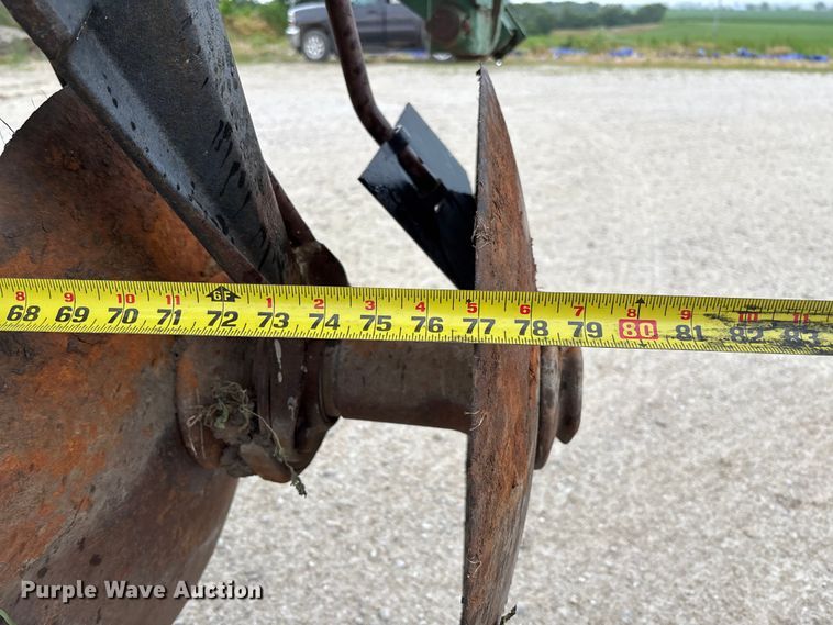 image for item FC1640 John Deere 335 tandem disk