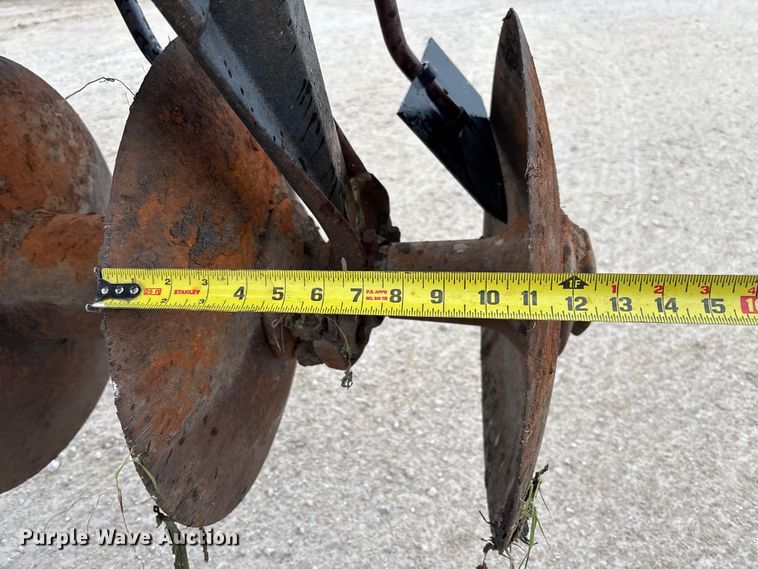 image for item FC1640 John Deere 335 tandem disk