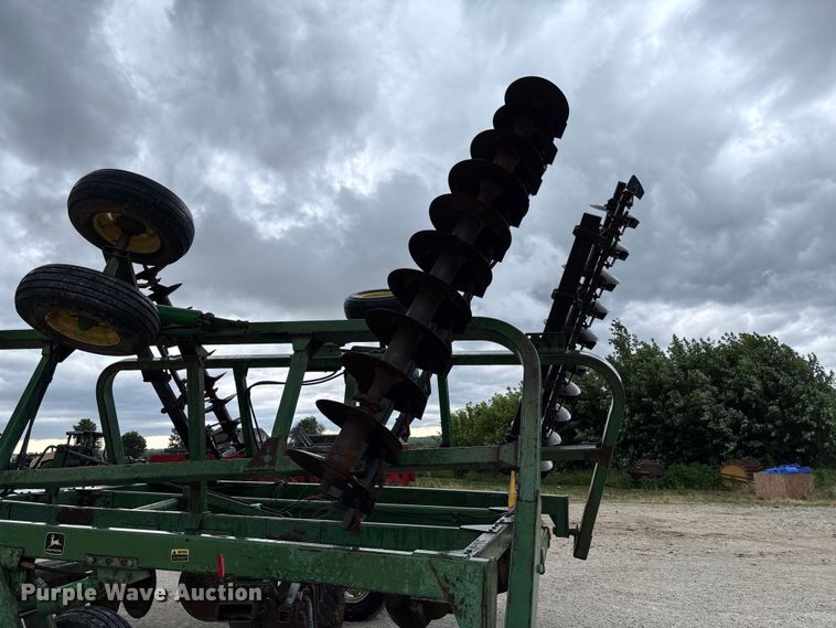 image for item FC1640 John Deere 335 tandem disk