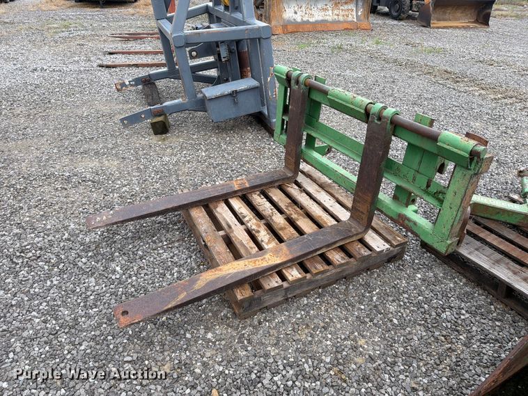image for item FC3191 Tractor attachments