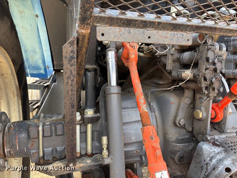 image for item FC5927 2001 New Holland TS100 tractor