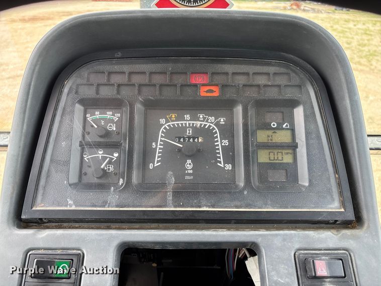 image for item FC5927 2001 New Holland TS100 tractor