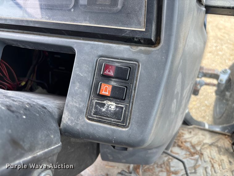 image for item FC5927 2001 New Holland TS100 tractor