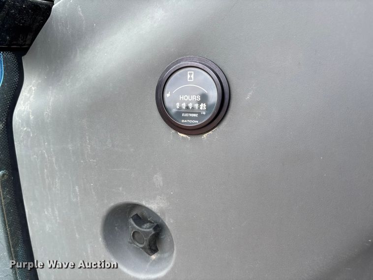 image for item FC5927 2001 New Holland TS100 tractor