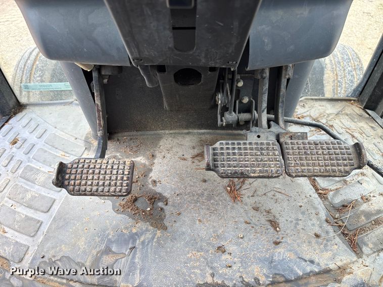 image for item FC5927 2001 New Holland TS100 tractor