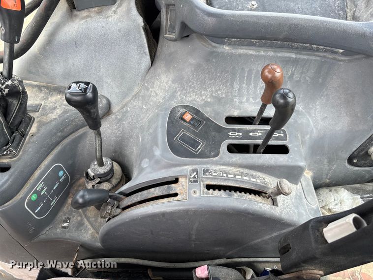 image for item FC5927 2001 New Holland TS100 tractor