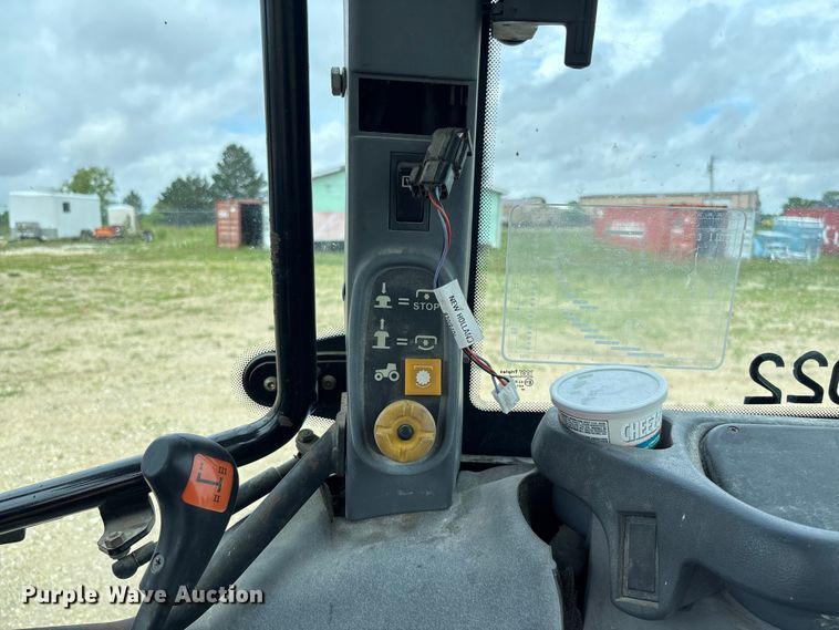 image for item FC5927 2001 New Holland TS100 tractor