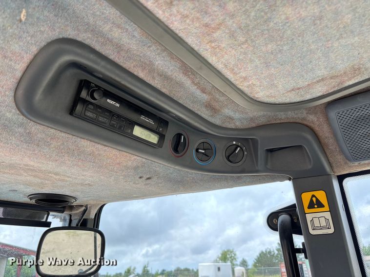 image for item FC5927 2001 New Holland TS100 tractor
