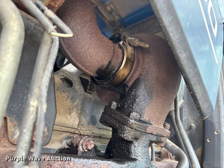 image for item FC5927 2001 New Holland TS100 tractor