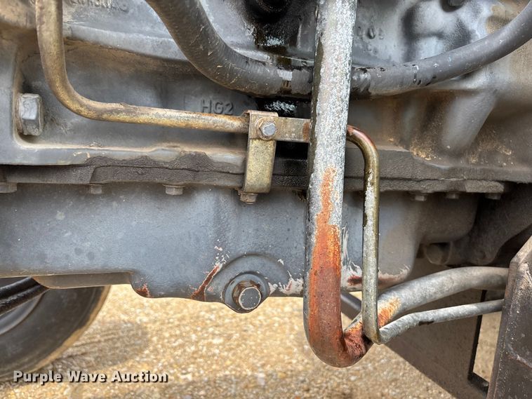 image for item FC5927 2001 New Holland TS100 tractor