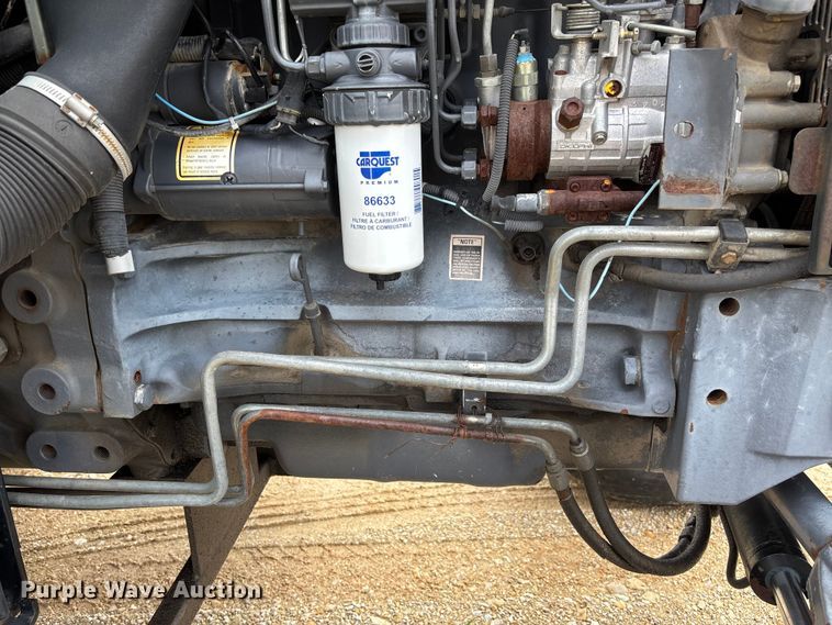 image for item FC5927 2001 New Holland TS100 tractor